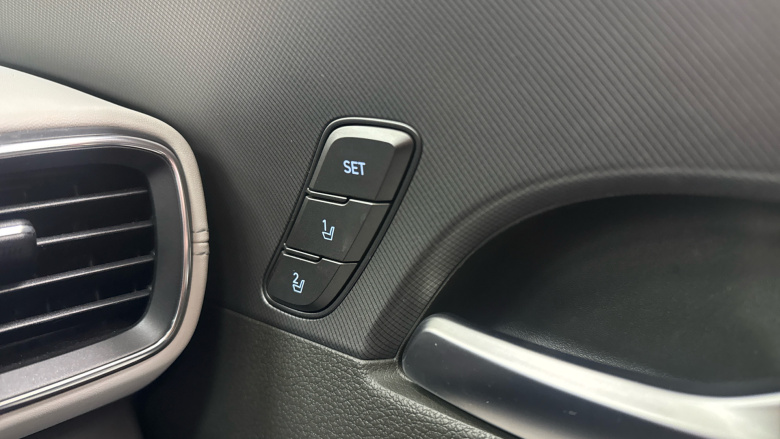 Hyundai SANTA FE 1.6 TGDi Plug-in Hybrid Ultimate 5dr 4WD Auto Estate